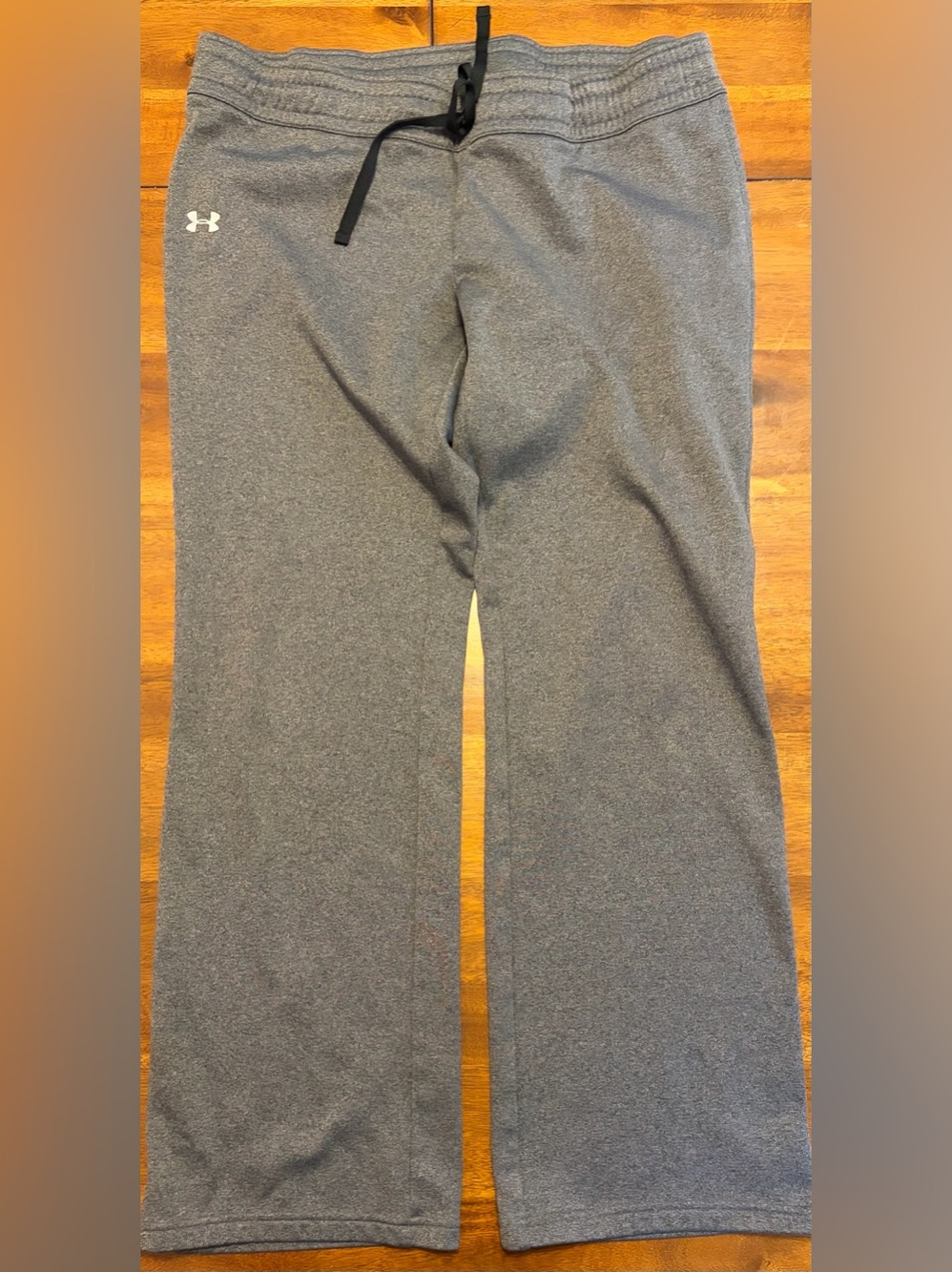 Under Armour women’s  Heather Gray Performance Sweatpants- Large